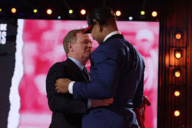In two years as a starter, he registered six sacks, five interceptions, two defensive touchdowns and six forced fumbles. 49amclqfzdmycm