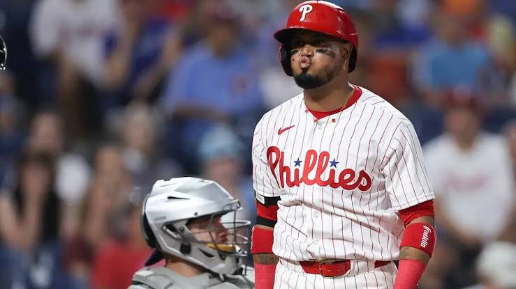 Luiz Arraez's Slump Came at the Worst Time for Phillies - Yahoo Sports