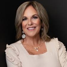 Josie Castillo's Instagram, Twitter & Facebook