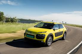 The citroën c4 cactus is a subcompact crossover suv, produced by french automaker citroën in spain between april 2014 and december 2017. Prix Et Equipements De Serie C4 Cactus