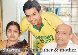 His house is reportedly located on the 29th floor of the ahuja towers in worli. Rohit Sharma Career House Wife Biography Net Worth Age Centuries And More