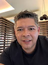 Kenneth Stanger's Instagram, Twitter & Facebook