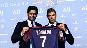 Y en este escenario a cr7 parece que le vuelve a rondar por la cabeza el poder recalar en el psg ya tenemos el caldo de rumores atizado. Et Si Ronaldo Rejoignait Le Psg En Fin De Carriere Nasser Le Cite Encore Ln Youtube