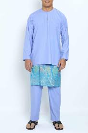 Simple yet traditionally sophisticated, this number makes an ideal pair for any of your occasion. Baju Melayu Teluk Belanga Swiss Cotton Thestarvilion