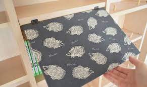 布カーテン以外で棚の目隠しをしたいならコレ 機能的でインテリア性もupしそうじゃない 本棚 目隠し 目隠し 布 インテリア 目隠し