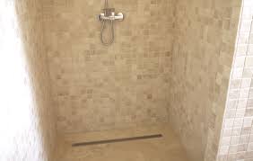 Travertin Mosaik Im Duschbereich Wertet Die Dusche Optisch Auf Und Ist Rutschfest Www Steinlese De Mosaikfliesen Mosaik Natursteine
