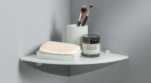 Sobres et élégantes, les étagères teebooks vous permettent de mettre à profit les angles différentes dimensions sont proposées et permettent de répondre aux besoins de tous les espaces, qu'ils soient réduits ou plus larges. Corner Tablettes D Angle Verre Clair Satine Regalraum Com