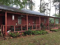 The lake house is a rustic lodge type house that is perfect for fishermen and families who want to enjoy lake logan martin. Logan Martin Lake Alabama Rent A Private Island