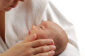 When your infant's a little older (after around 3 months of age), you might like to schedule bath times for the evening as part of his or her bedtime routine. Bathing Your Newborn Baby Baby Sense Usa
