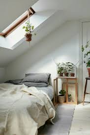 12 Graceful Attic Remodel Home Decor Ideas Attic Bedroom Small Attic Bedroom Decor Apartment Interior