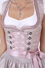 Aus kurz macht lang <3 zur hochzeitszeremonie hast du mit dem rock zum überziehen ganz einfach ein bodenlanges dirndl. Hochzeitsdirndl Lang Ferrara Blau Dirndl Com