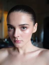 charlotteslawrence x @sam_edelman new Eau de Parfum “Duet” launch party 🩰  Style: @sienamontesano Makeup: @benjaminpuckey Hair: @jacobrozenberg  Assistant @michaellagarfinkel_hair @aframe_agency #charlottelawrence  #samedelman #sleekbun #smoothair ...