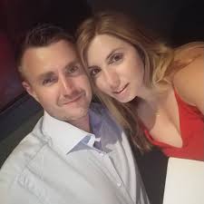 A kiss in the doorway is sooo romantic.