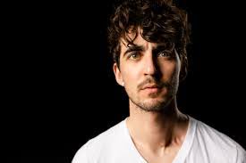 Daniel Groth's Instagram, Twitter & Facebook