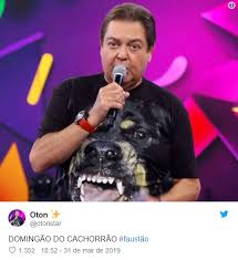 Cabe lembrar que a história de amor criada pelos internautas começou em 2016, quando no intervalo do quadro dança dos famosos, faustão mandou um recadinho, como já é de costume em seu programa, para selena gomez. Faustao Vira Meme Ao Usar Camiseta Exotica E Que Custa R 2 156 00 No Domingao Portalpe10