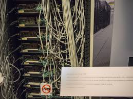 File:Google server assembly ー Computer History Museum (31025776175).jpg -  Wikimedia Commons