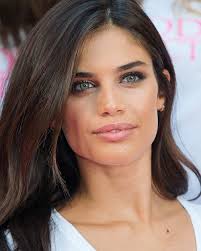 Be respectful to sara and your fellow redditors. Sara Sampaio On Instagram How A Person Can Be This Pretty Sarasampaio Sar Schone Frisuren Mittellange Haare Gesicht Schonheit Hubsche Gesichter