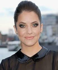 Julie Gonzalo Measurements Height Weight Shoe Size Facts Family In 2020 Height And Weight Julie Gonzalo Fact Families