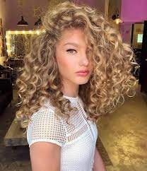 Pinterest Sweetness Hair Styles Curly Hair Styles Honey Blonde Hair