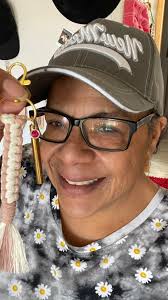 Bae, I need an Asamimichan Case to put my accessories like lipstick, candle  sticks, and more. 😜😭😭