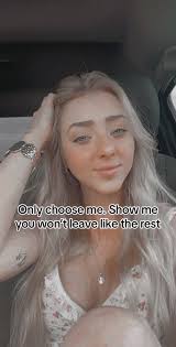 April Lofton (@aprillofton5)