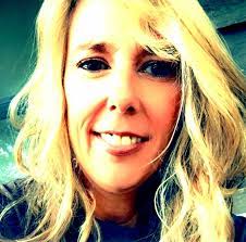 Renee Morse's Instagram, Twitter & Facebook