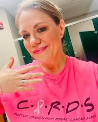 Amanda Fern's Instagram, Twitter & Facebook