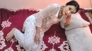 Larki Ne Kiraya Ke Badle Makan Malik Se Chubaya: Indian Dirty Talk Porn