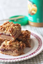 Voici Un Dessert Qui Fera L Unanimite La Combinaison Beurre D Arachide Et Confiture De Fraises Est Magique Et Fera Un Rappel De Vos R Desserts Cold Meals Food