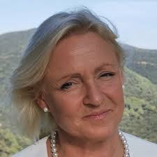 Diane Dodd's Instagram, Twitter & Facebook