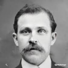 Helen Faris's Instagram, Twitter & Facebook