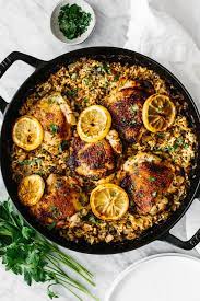 Chicken And Rice Is An Easy One Pan Recipe That Shines With Bright Mediterranean Flavors Best Easy Dinner Recipes Chicken Recipes Healthy Chicken Recipes Easy