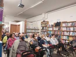 Libera nel vento", il primo libro di Dino Marchese tra viaggio, tempo e  amore