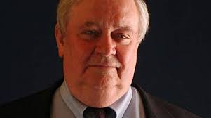 Morre aos 82 anos o ator Eddie Jones, que interpretou pai do Superman em  'Lois & Clark'