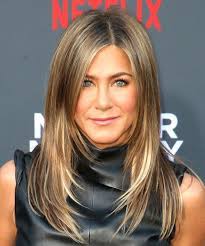 Jennifer aniston might be known for the rachel and her signature long bronde blowout, but she's had so many more hairstyles in between. 29 Jennifer Aniston Hairstyles Hair Cuts And Colors
