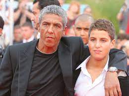 After many years of struggling and hard work, he will finally have a chance to meet a famous. Samy Naceri Qui Est Julian Son Fils De 24 Ans Gala
