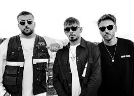 You can easily copy the code or add it to your favorite list. Capital Bra Clueso Kc Rebell Tauchen In Ihrem Kollabo Song Ein In Eine Andere Welt