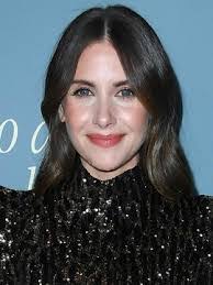 Yolanda Rivas's Instagram, Twitter & Facebook