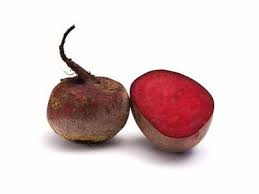 La betterave rouge (beta vulgaris) est un tubercule aux usages culinaires nombreux dans le monde entier. Betterave Rouge Crue Qooq