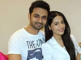Angira dhar is a famous indian actor, model, and producer. Bk2iz1wea43zim