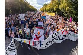 Veranstalter 270 000 Menschen Beim Klimastreik In Berlin