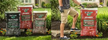 Scotts nature scapes color enhanced mulch not only beautifies your landscape but takes care of it as well. Scotts Earthgro Mulch 2 Free Pickup Choose Black Red Or Brown Simple Coupon Deals