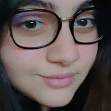 Maxine Edmonds's Instagram, Twitter & Facebook