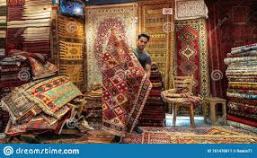 Hadji jallili tabriz tree of life, 11ft 7in x 15ft 0in, dated 1875. Junge Iranische Teppichverkaufer Die In Einem Teppichgeschaft In Isfihan Iran Persische Teppiche Vorstellen Redaktionelles Foto Bild Von Auslegung Gewebe 161476611