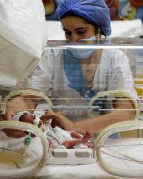 Jonathan is a machinist, and he claims that he didn't pull over because his wife told him to keep driving, and they didn't have a working cellphone with stray cat brings all her babies to a woman who gave her food and helped her. Malian Woman Gives Birth To Nine Babies Reuters