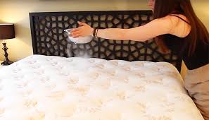 ماذا سيحدث لو قمت برش صودا الخبز علي فراش السرير ثقف نفسك