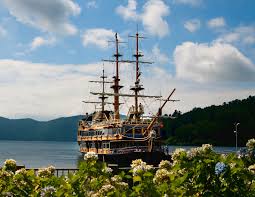 When In Japan Make Sure To Visit Hakone A Wonderful Town Next To Mount Fuji Meet The Cities