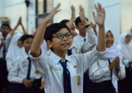 This article is about the smp server. Sebaran Siswa Smp Negeri Dan Swasta Di Surabaya Bakal Seimbang
