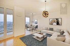 With a small kitchen, bed, wardrobe, dining table, tv and there is a bright balcony! 3 Zimmer Wohnung Zum Verkauf 81829 Munchen Riem Mapio Net