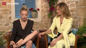 It's so easy to see why lily james was cast as a young donna in mamma mia: Interview Amanda Seyfried Lily James Mamma Mia Here We Go Again Youtube